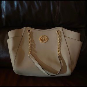 Michael Kors bag only used once